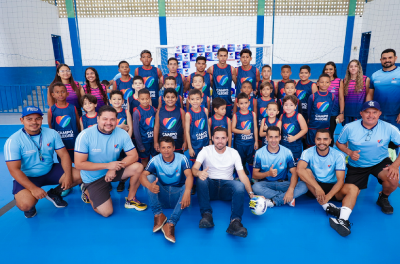 Prefeitura de Campo Alegre entrega novos uniformes para mais de 800 alunos das escolinhas Semel