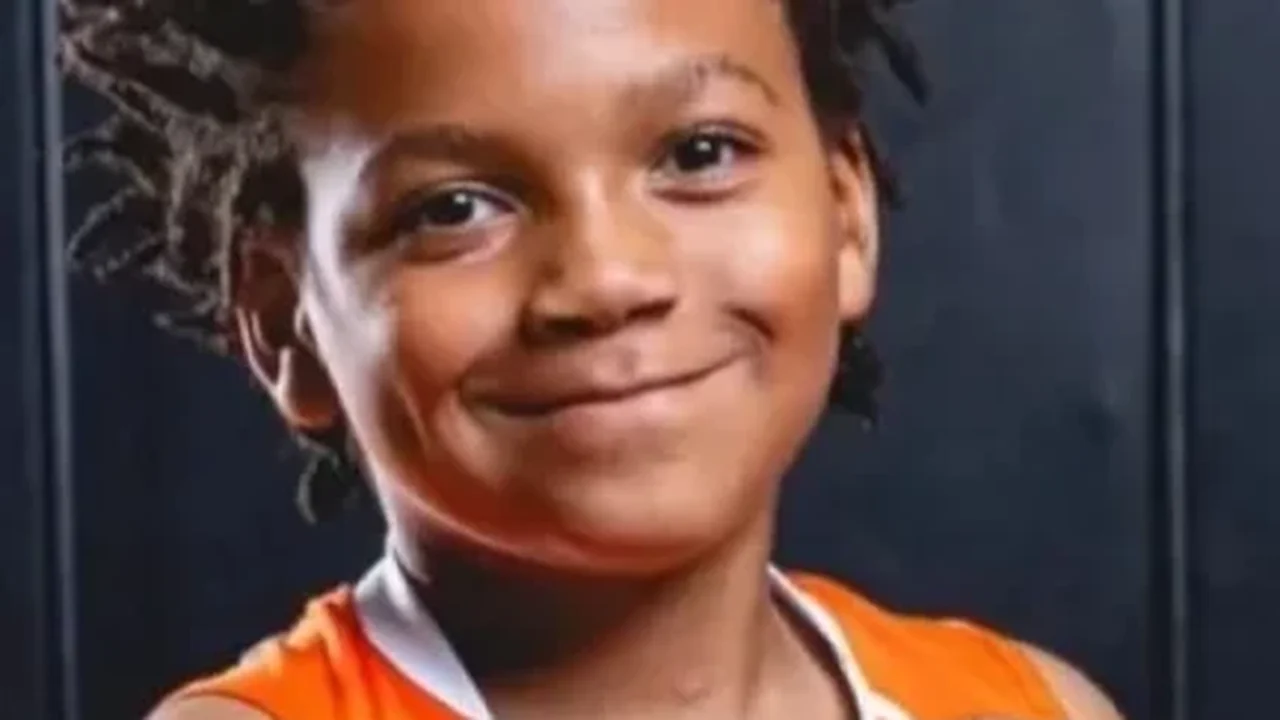 Menino de 7 anos perde as duas pernas após complicações de gripe e faz apelo pela vacinação