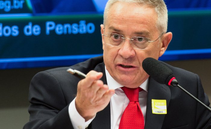 Presidente do Postalis pode responder por prejuízo de R$ 50 milhões Presidente do Postalis pode responder por prejuízo de R$ 50 milhões