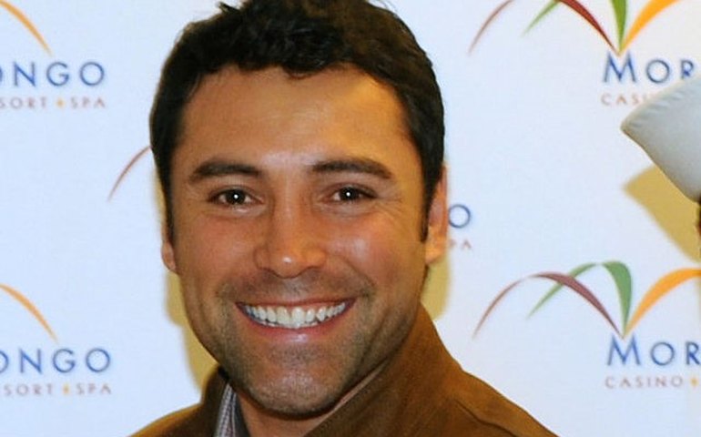 Oscar De La Hoya revela motivo de usar meia arrastão, luvas e salto alto em fotos vazadas no passado: 'Estava drogado'