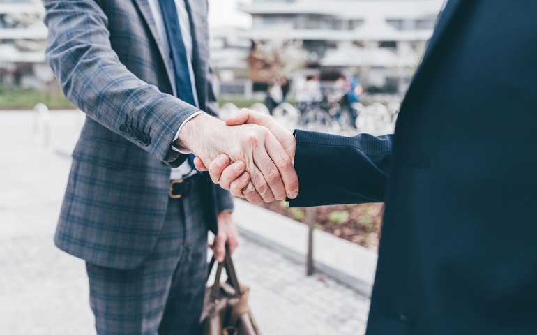 Swiatek despacha campeã do US Open e garante vaga em sua 4ª final em Roland Garros