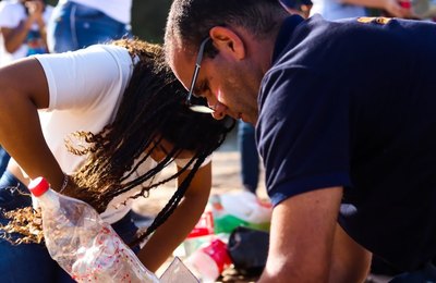 Estudantes da Escola Pompeu Sarmento realizam lançamento de foguetes na praia de Jacarecica