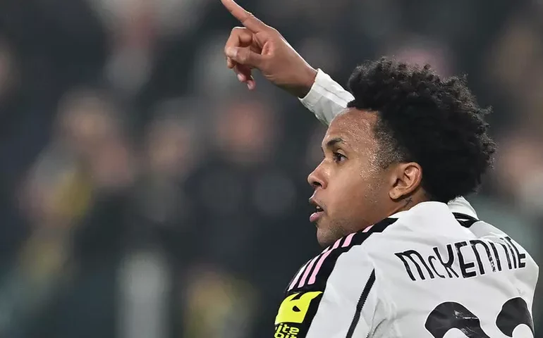 Jogador americano McKennie renova contrato com Juventus