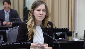 Deputada Cibele Moura é uma das parlamentares mais ativas com relação ao direito das crianças. Foto: Reprodução/Internet.