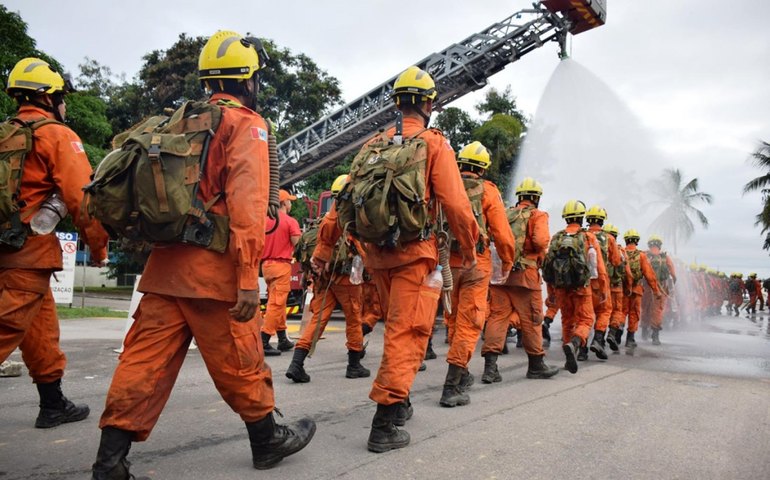 Corpo de Bombeiros libera sambódromo do Rio para ensaios técnicos
