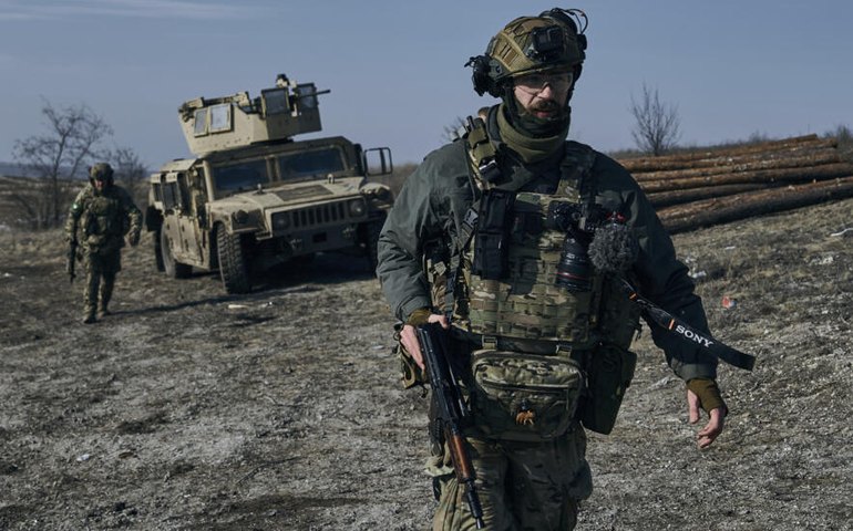 Rússia lança contraofensiva e mostra momento de captura de soldados ucranianos; vídeo