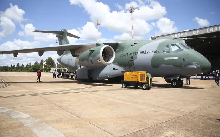Força Aérea Ucraniana abate 63 de 111 drones russos em ataque de Ano Novo