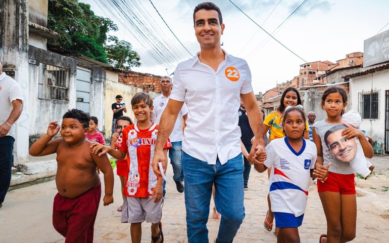 Prefeito JHC destaca que o Brota na Grota tem levado serviços para quem mais precisa