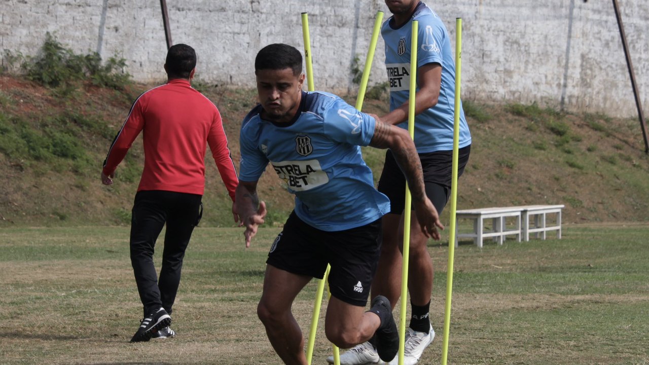 Elvis volta aos treinos e pode reforçar Ponte Preta contra o Ceará na Série B