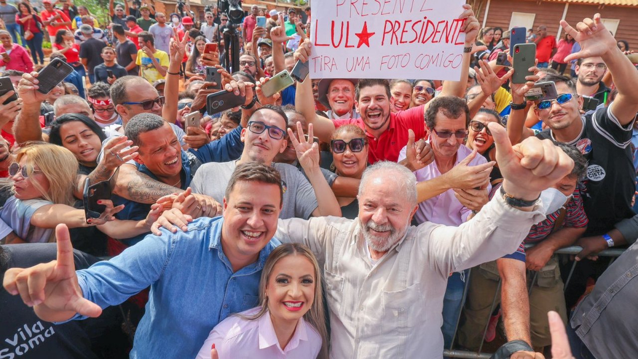 Em Sumaré (SP), Lula elogia trabalhadores do SUS e critica atuação do governo na pandemia