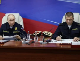 Ataque relâmpago ucraniano durante a noite danificou a fortaleza naval russa no Mar Negro, diz Zelenskyy.