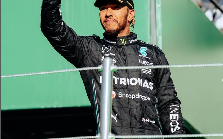 Fórmula 1: Hamilton está perto de acertar com a Ferrari para 2025, diz jornal