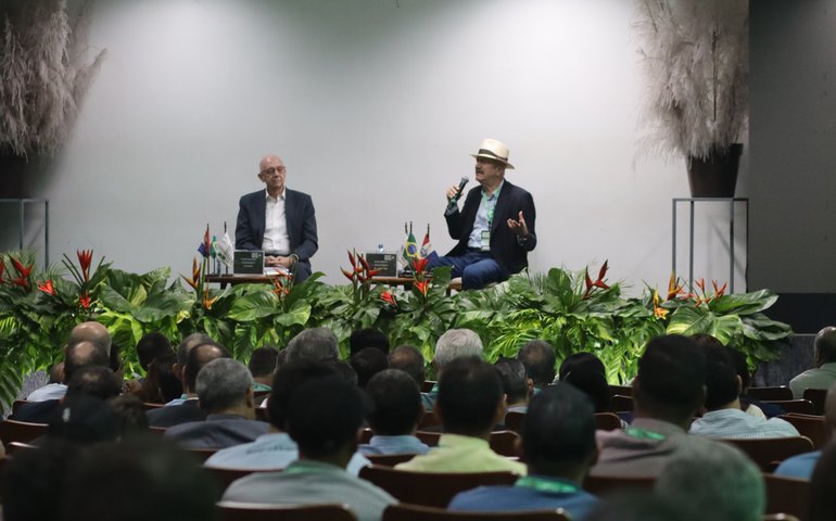 'Brasil precisa retomar projeto de crescimento econômico', destaca Aldo Rebelo no 40º Simpósio da Agroindústria da Cana, em Maceió