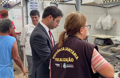 MPAL fiscaliza comércio de pescados e apreende produtos impróprios em Arapiraca antes da Semana Santa