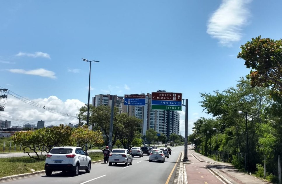 tempo parcialmente nublado em Sergipe