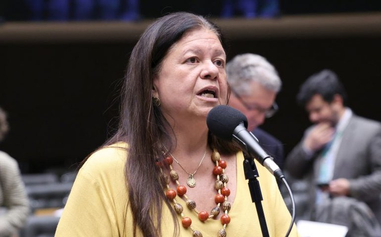 Comissão aprova obrigatoriedade de exame para diagnosticar pé torto em recém-nascidos
