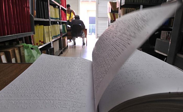 Livro em braille Livro em braille