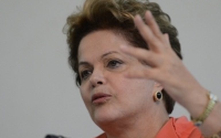 Dilma defende parceria entre governos e distribuição republicana de recursos