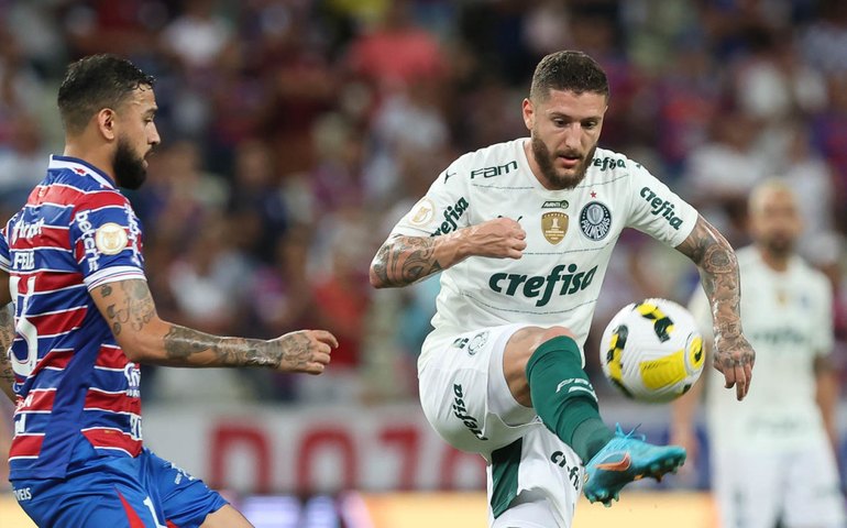 Palmeiras e Fortaleza ficam no 0 a 0 em jogo encerrado por apagão no Castelão
