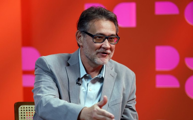 Brasil no Mundo recebe o historiador João Cezar de Castro Rocha