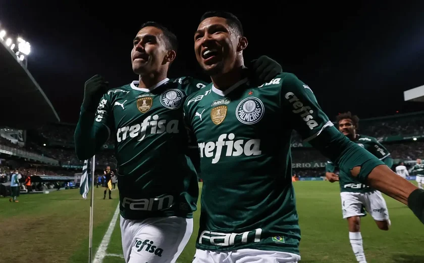 Palmeiras é mais eficaz que Botafogo, vence no Rio e cola no Flamengo na ponta do Brasileirão