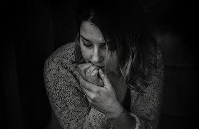 Como lidar com a autossabotagem em processos de recolocação profissional?