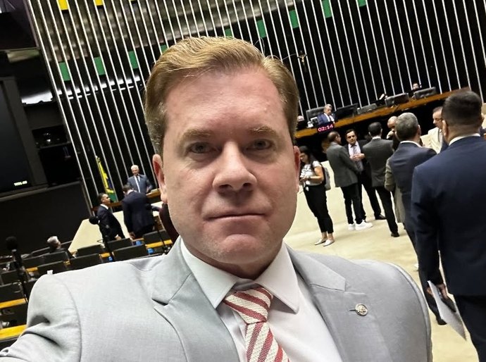 Marx Beltrão trabalha por aprovação de PEC que amplia investimentos em assistência social beneficiando famílias pobres, idosos e crianças