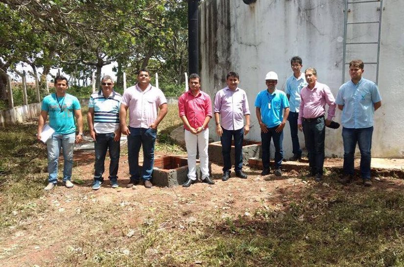Prefeito Zé Adelson recebe técnicos da Casal em ODG para retomada da obra da caixa d´água