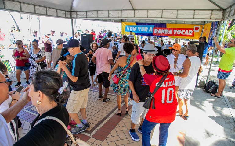O ritmo é delas: Vem Ver a Banda Tocar realiza apresentação especial em homenagem ao Dia das Mães