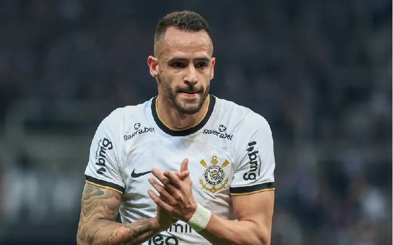 Renato Augusto completa 35 anos adaptado a novo estilo: ‘Desfruto mais do jogo’
