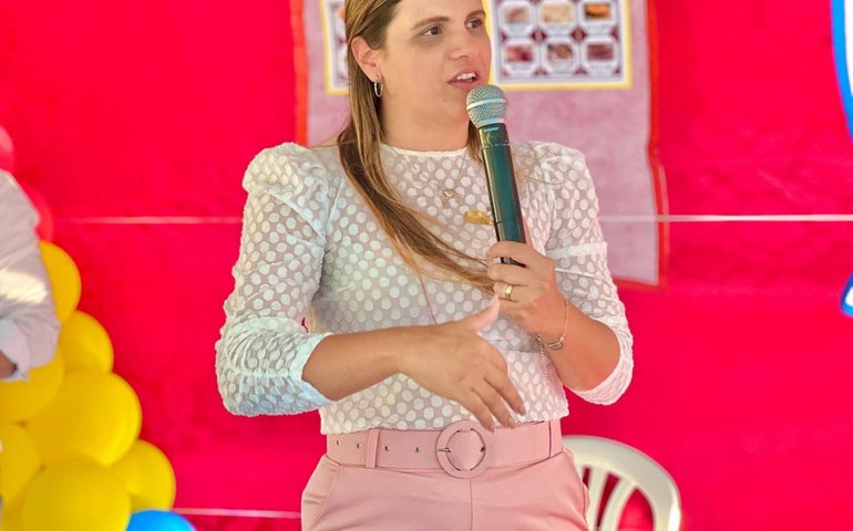 Prefeita Marcela Gomes participa de evento alusivo a Primeira Infância em Novo Lino