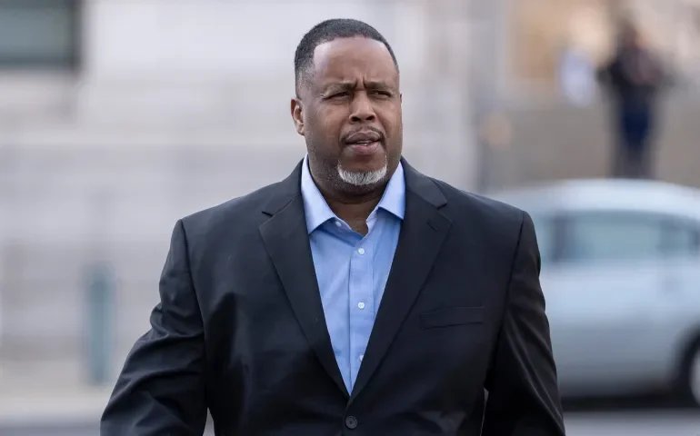 Ex-jogador da NBA Damon Jones deve admitir culpa em caso de apostas ilegais nos EUA