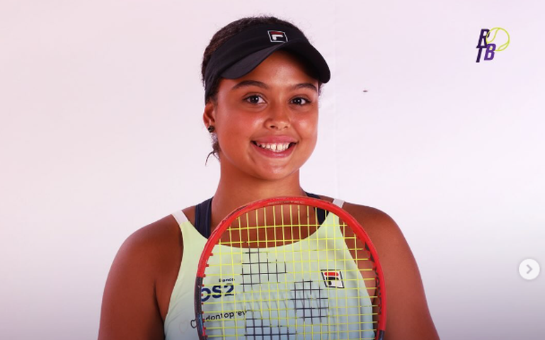 Naná Silva conquista primeiro título como tenista profissional no simples aos 15 anos