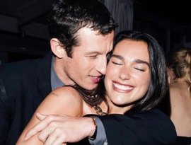 Quem é Callum Turner, marido de Dua Lipa e cotado a ser o próximo 007