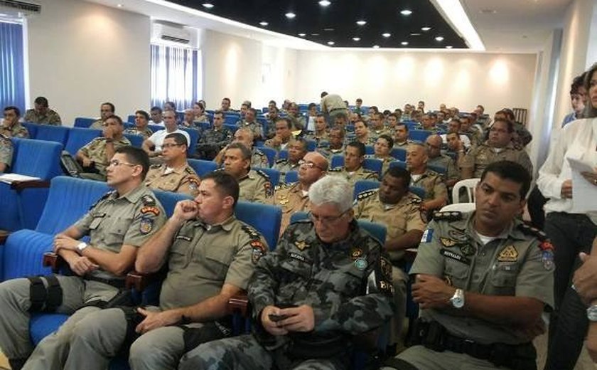 Polícia Militar apresenta plano operacional para réveillon 2014