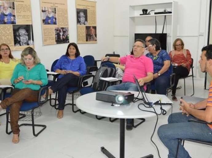 Especialistas da Sesau se reúnem para avaliar propostas de pesquisa do PPSUS