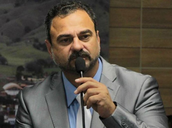 Agressão à esposa: presidente do TJ decreta prisão do prefeito de Maribondo