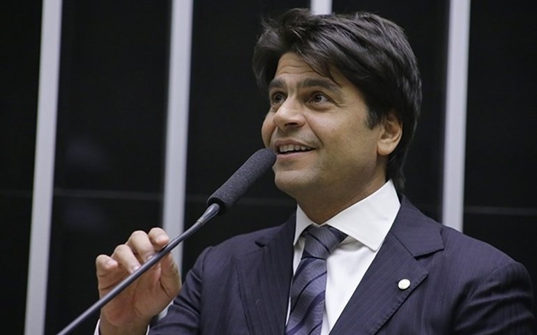 Votação de projeto sobre tributação de fundos de alta renda é adiada para o dia 24, afirma relator