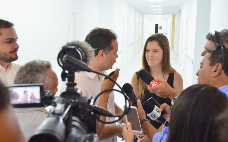 Deputada Cibele Moura pede ao governo que antecipe inauguração dos hospitais da região Norte e da Mata para atender pacientes da Covid-19