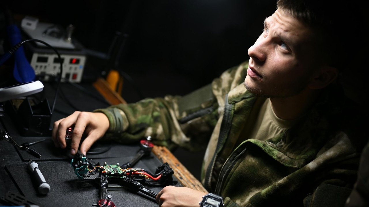 Conjunto de ferramentas compacto: militar russo relata como reparar drones na linha de frente