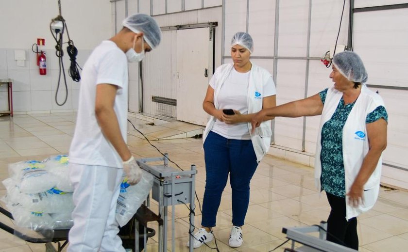 Fiscalização garante qualidade do gelo para o carnaval em Maragogi