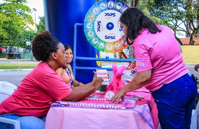 Praça do Bicentenário recebe ações do Maceió Rosa nesta terça