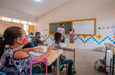  Professores aprovam a proposta de 15% de reajuste salarial em Arapiraca