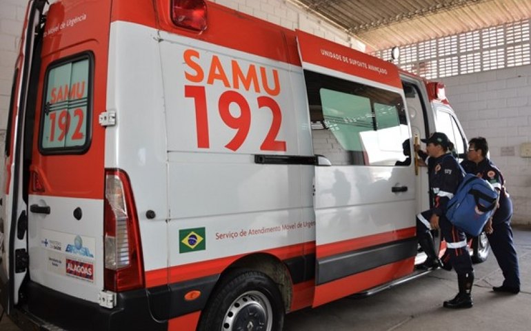 Socorristas do Samu fazem parto dentro da ambulância