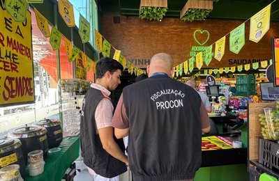 Procon Maceió constata irregularidades em supermercado durante fiscalização