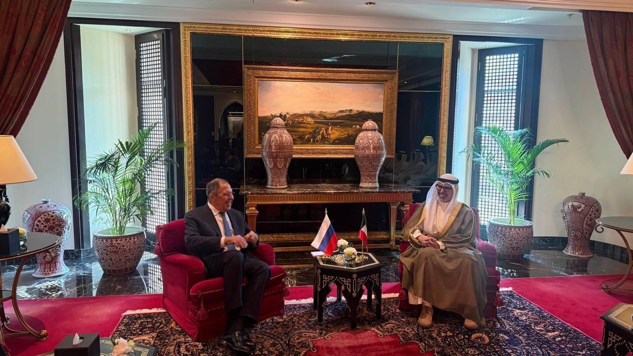 Rússia e Arábia Saudita realizam encontro diplomático à margem de fórum no Bahrein