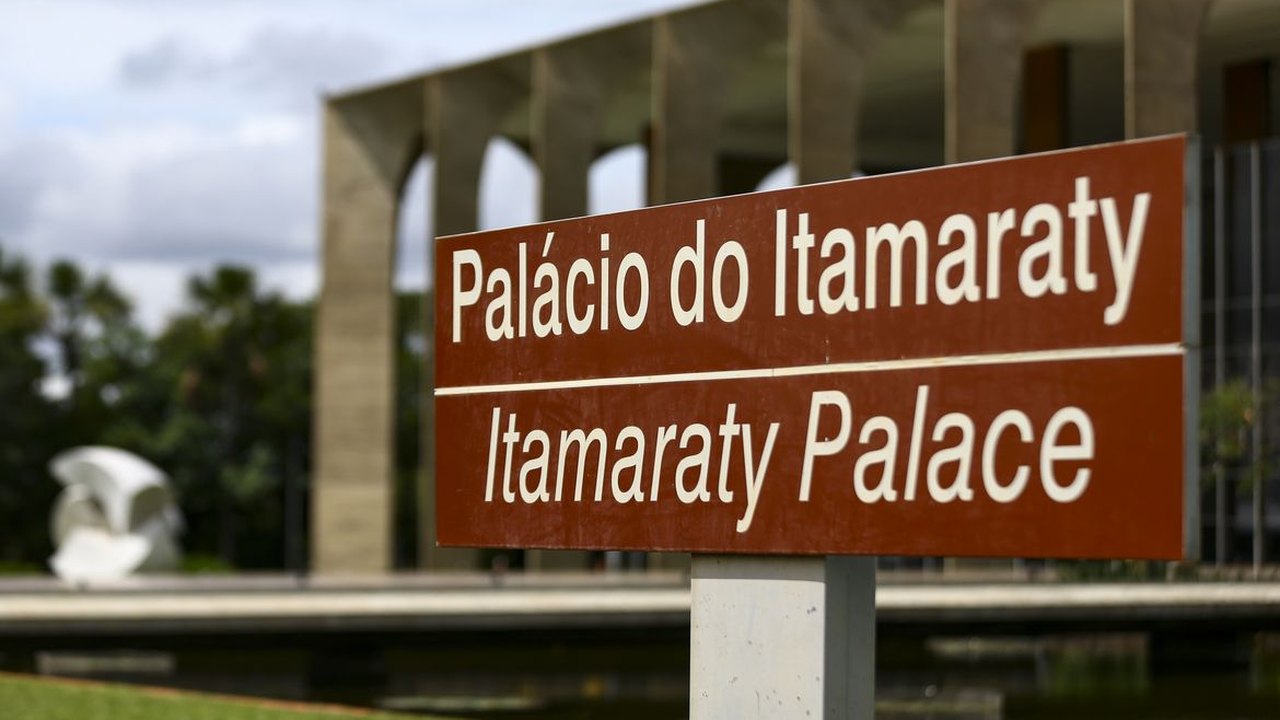 Itamaraty lamenta 'o tom ofensivo' da Venezuela após veto no Brics