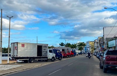 Melhoria no fluxo de Arapiraca: caminhões de fretes ganham novo espaço para estacionar 