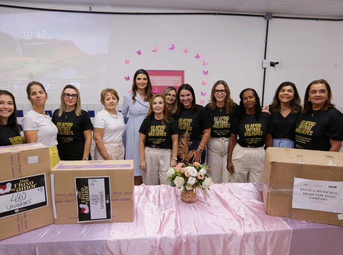 'Um Fluxo de Amor': TJAL distribui mais de 9 mil absorventes em escolas municipais