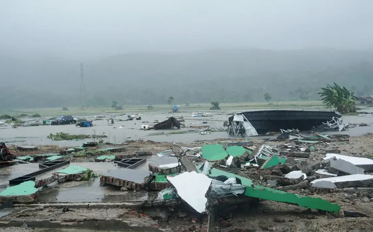 Terremoto de magnitude 7,6 atinge o Caribe e gera risco de tsunami